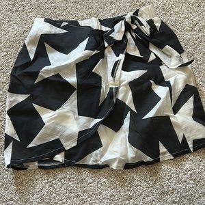 Star skirt with tie